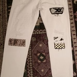 Mens Jean's Designer like look to them Brand New